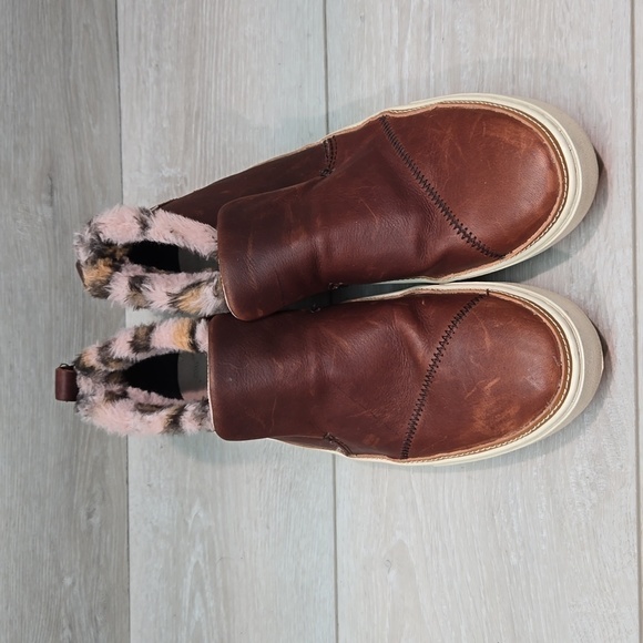 Toms Women Ankle Leo Paxton faux fur Leather Boots sneakers shoes sz 9 - Picture 4 of 13